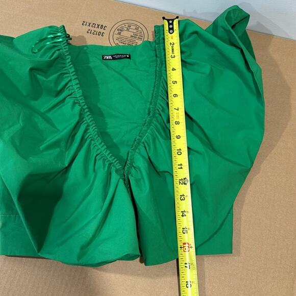 🍁 NWOT Zara Blogger Favorite Butterfly Style Top Blouse Eye Hook Closure Green - Picture 13 of 14